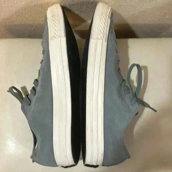 Converse green suede. Men’s 9 or Women’s 11 - Picture 3 of 9